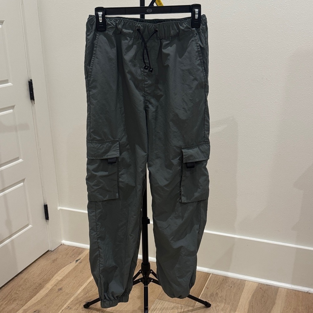 Utility Cargo Joggers in Olive — Women's‎ Pants